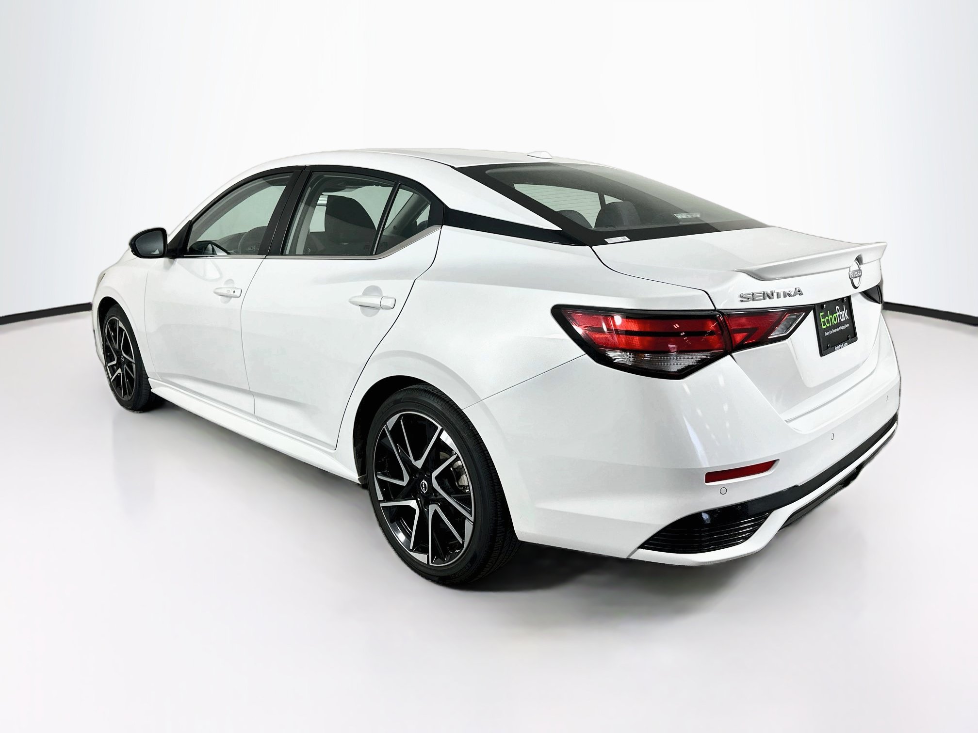 Used 2025 Nissan Sentra SR FWD image 5