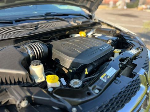 Used 2019 Dodge Grand Caravan SE image 32