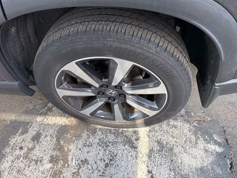 Used 2023 Honda Pilot Elite image 12