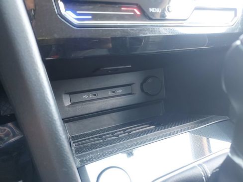 Certified 2025 Volkswagen Taos SE AWD/4WD image 17