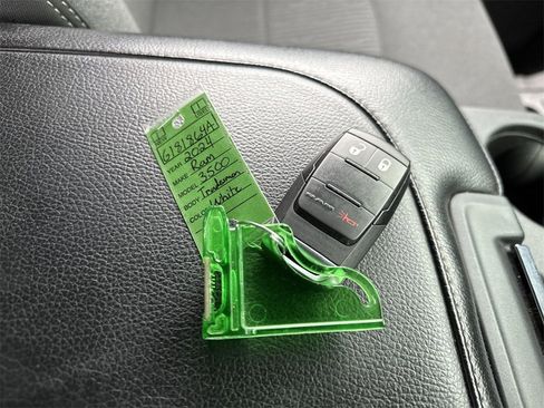 Used 2024 RAM 3500 Tradesman w/ Chrome Appearance Group image 28