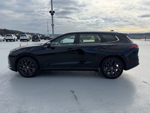 Used 2025 Toyota Crown Signia image 2