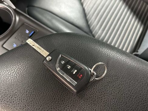 Used 2022 Toyota Camry SE FWD image 33