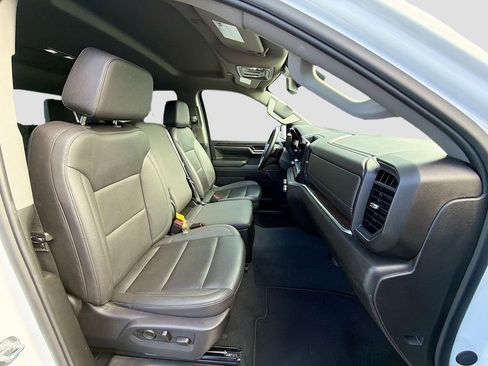 Used 2024 GMC Sierra 1500 SLT image 15