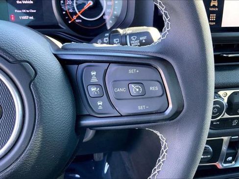 Certified 2025 Jeep Wrangler Sport AWD/4WD image 23