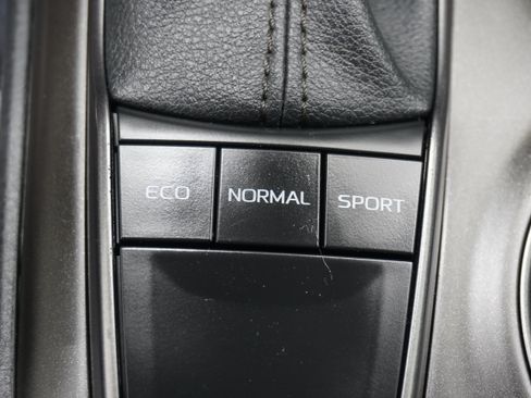 Used 2023 Toyota Camry SE FWD image 22