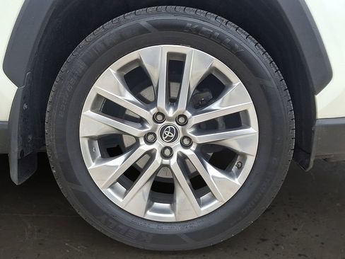 Used 2019 Toyota RAV4 Limited w/ Advanced Technology Package image 9