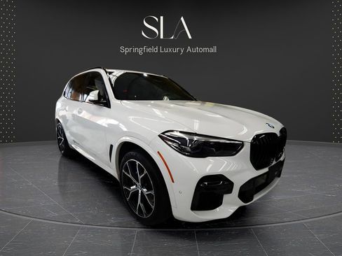 Used 2022 BMW X5 xDrive40i w/ Premium Essential Package AWD/4WD image 1