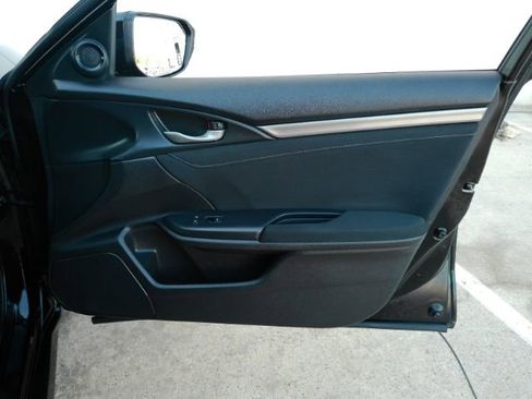 Used 2018 Honda Civic EX image 16