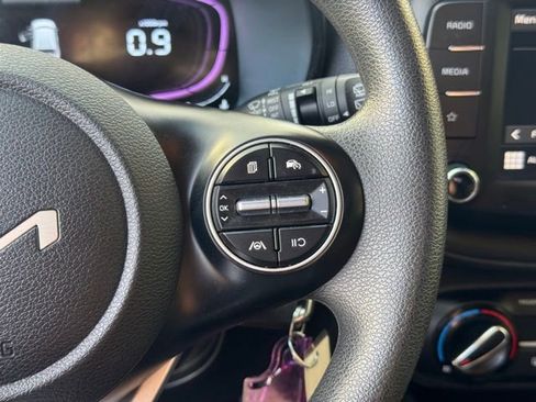 Certified 2025 Kia Soul LX image 24