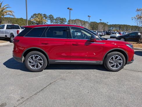 Used 2025 Lincoln Corsair FWD w/ Equipment Group 101A image 4