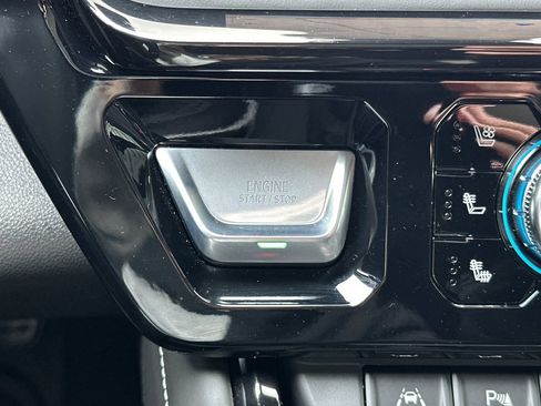 Used 2025 GMC Sierra 1500 AT4X image 28