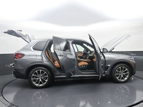 New 2026 BMW X5 xDrive40i w/ Climate Comfort Package AWD/4WD image 45