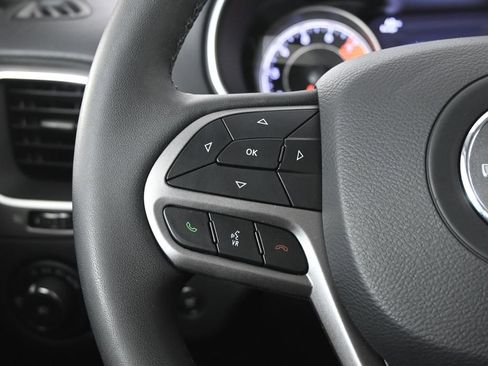 Used 2022 Jeep Cherokee Latitude Lux w/ Sun & Sound Group image 38