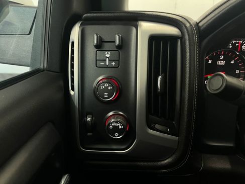 Used 2015 GMC Sierra 2500 SLE AWD/4WD image 26