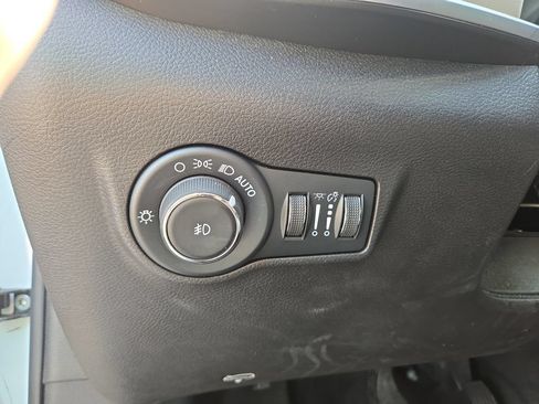 Used 2025 Jeep Compass Limited AWD/4WD image 17