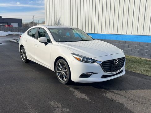 Used 2018 MAZDA MAZDA3 Touring image 3