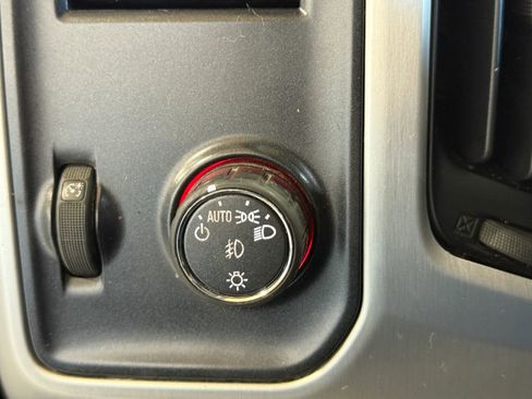 Used 2015 GMC Sierra 1500 SLE w/ SLE Value Package image 21