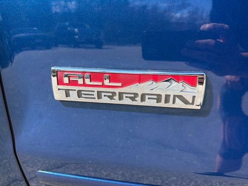 Used 2017 GMC Sierra 1500 SLT AWD/4WD image 9