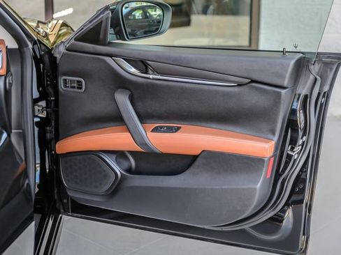 Used 2018 Maserati Ghibli RWD image 55