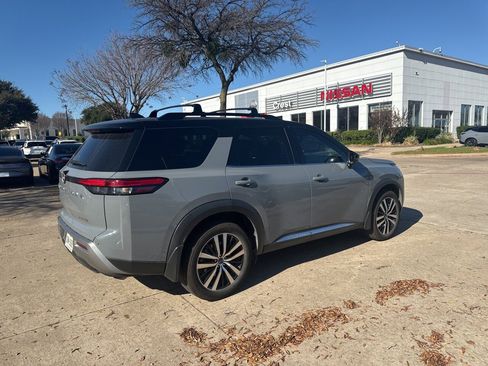 Certified 2023 Nissan Pathfinder Platinum w/ Cargo Package image 4