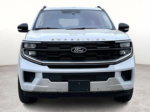 Used 2025 Ford Expedition Platinum image 5