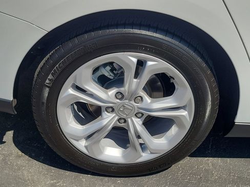 Certified 2025 Honda Accord LX image 7