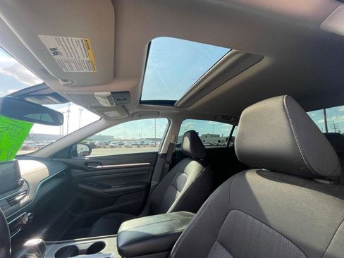 Used 2019 Nissan Altima 2.5 SV FWD image 12
