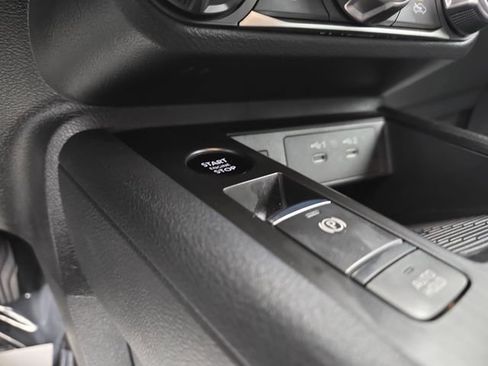 Used 2025 Nissan Kicks SV image 34