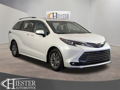 Used 2025 Toyota Sienna XLE