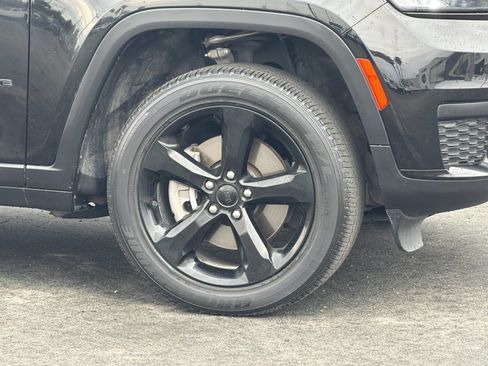 Used 2023 Jeep Grand Cherokee L Laredo AWD/4WD image 38