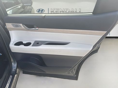Used 2022 Hyundai Palisade Limited FWD image 25