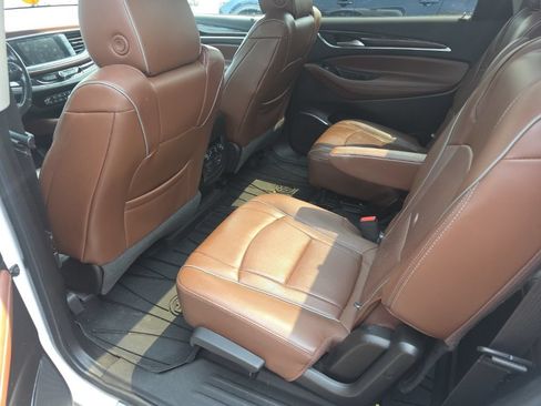 Used 2018 Buick Enclave Avenir w/ Avenir Technology Package AWD/4WD image 10