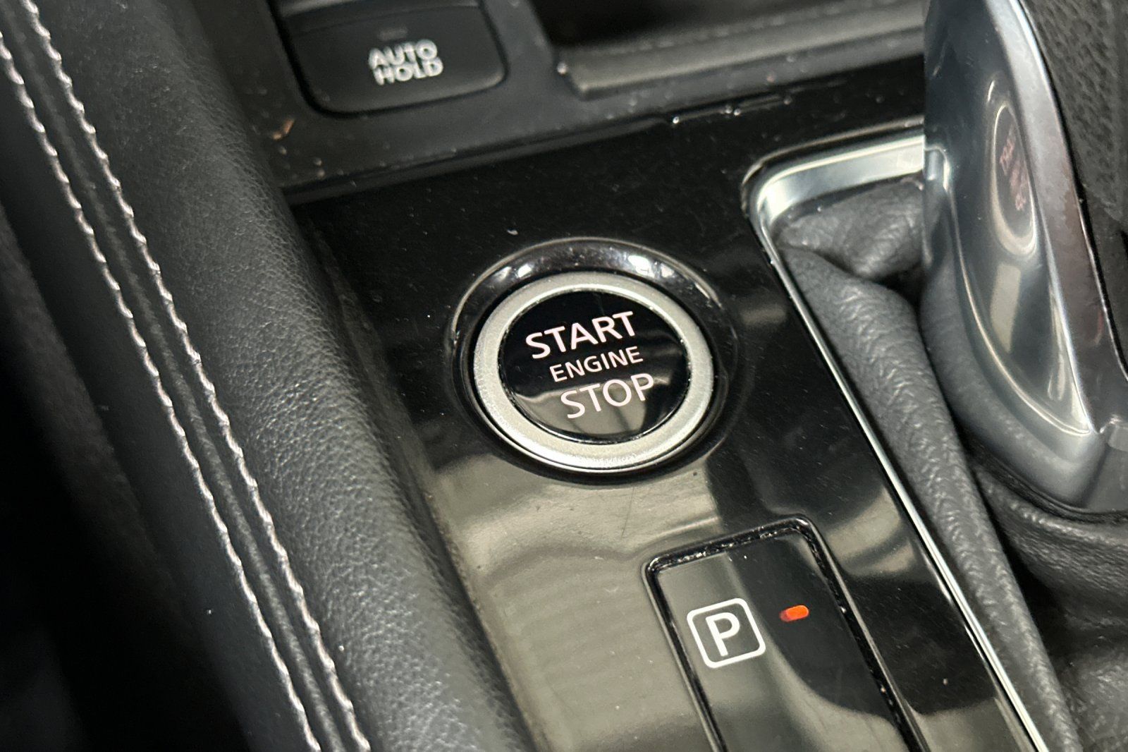 Used 2021 Nissan Kicks SV FWD image 29