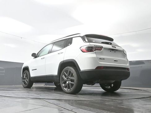 New 2026 Jeep Compass Latitude w/ Sun and Sound Group image 38