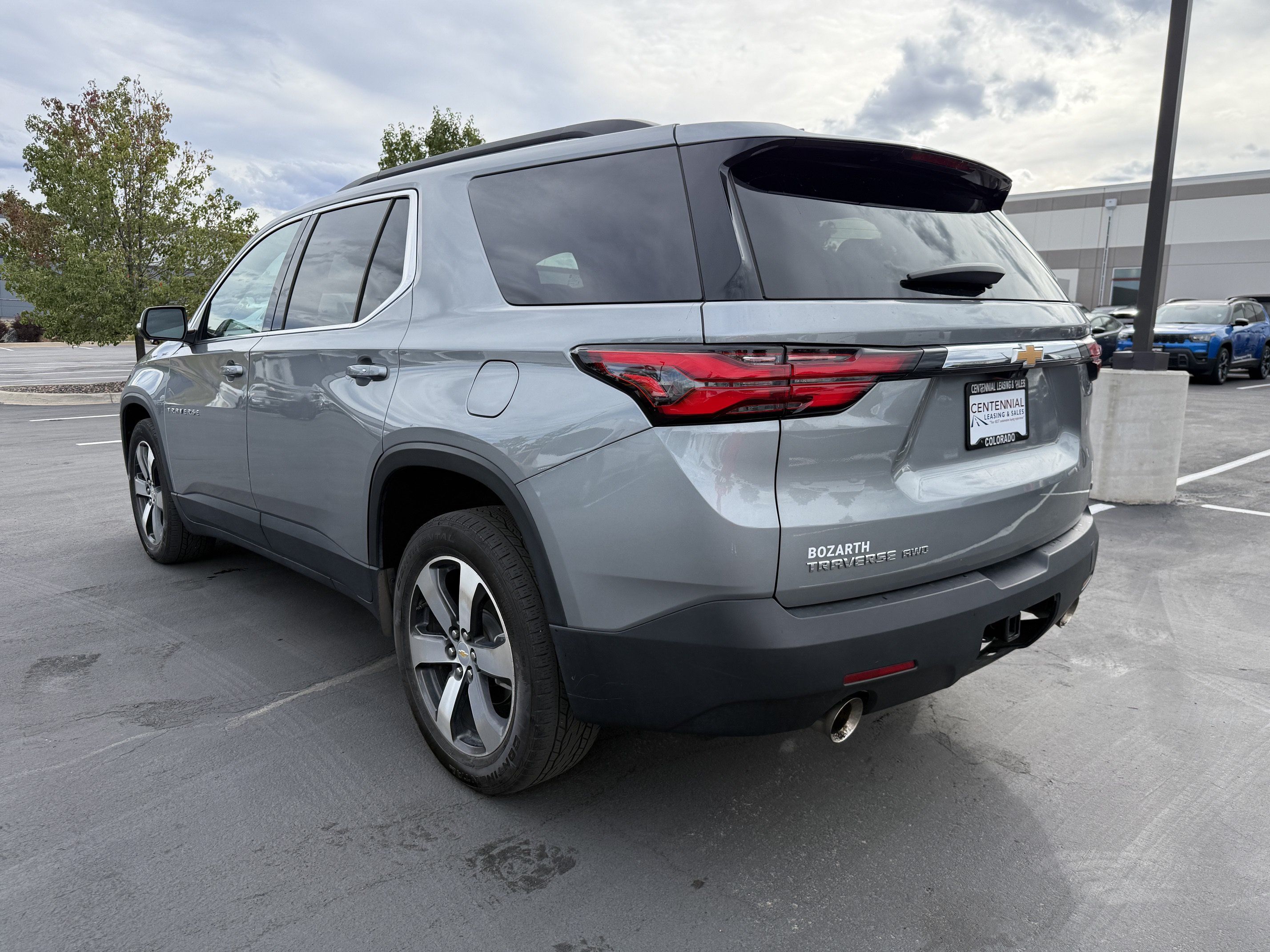 Used 2023 Chevrolet Traverse LT w/ LT Premium Package AWD/4WD image 5