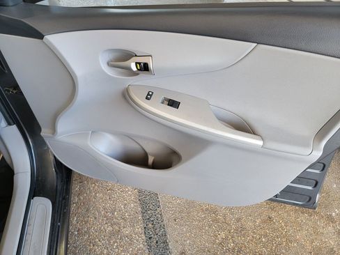 Used 2012 Toyota Corolla LE image 13