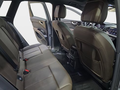 Used 2023 Audi Q4 e-tron Premium image 13