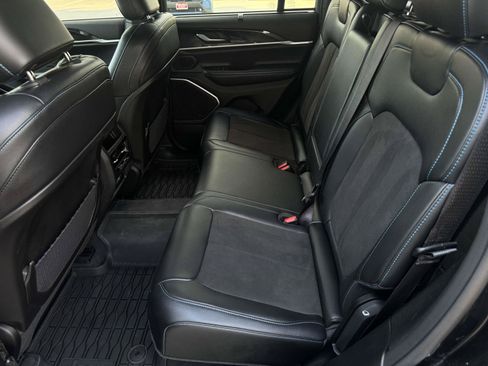 Used 2022 Jeep Grand Cherokee Trailhawk w/ Advanced Protech Group II AWD/4WD image 32