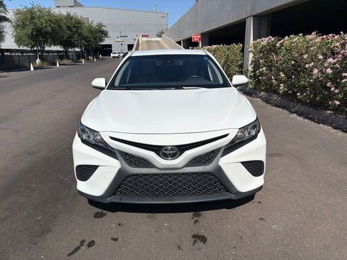 Used 2018 Toyota Camry SE FWD image 5