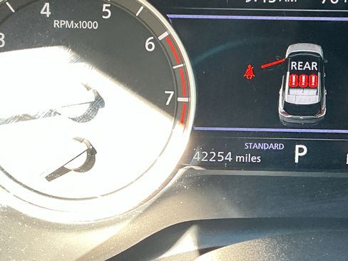 Certified 2023 Nissan Rogue SV FWD image 15