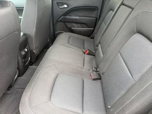 Used 2022 Chevrolet Colorado LT w/ LT Convenience Package AWD/4WD image 16