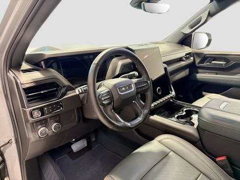 Certified 2025 GMC Yukon XL AT4 w/ AT4 Premium Package AWD/4WD image 8