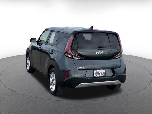 Used 2025 Kia Soul LX w/ LX Technology Package image 11