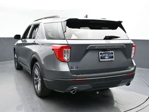 Used 2023 Ford Explorer XLT w/ Equipment Group 202A RWD image 5