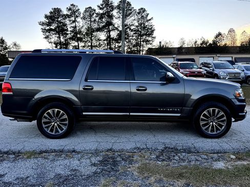 Used 2017 Lincoln Navigator L Select image 7