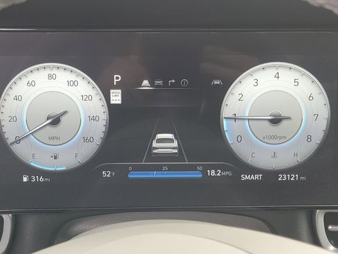 Certified 2024 Hyundai Elantra SEL w/ Convenience Package image 10