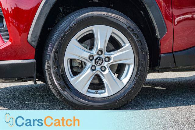 Used 2019 Toyota RAV4 XLE FWD image 16