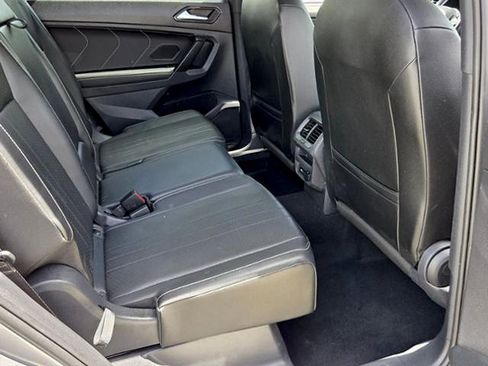 Used 2022 Volkswagen Tiguan SE R-Line FWD image 15