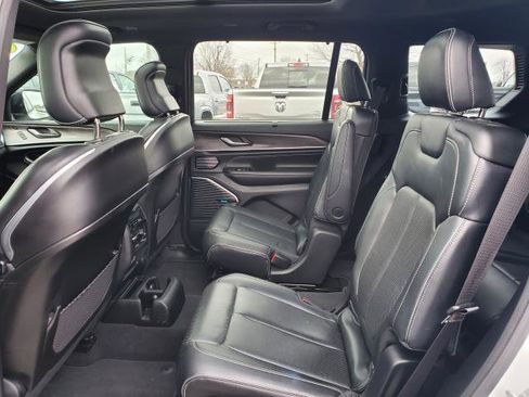 Used 2021 Jeep Grand Cherokee L Overland w/ Luxury Tech Group IV image 28